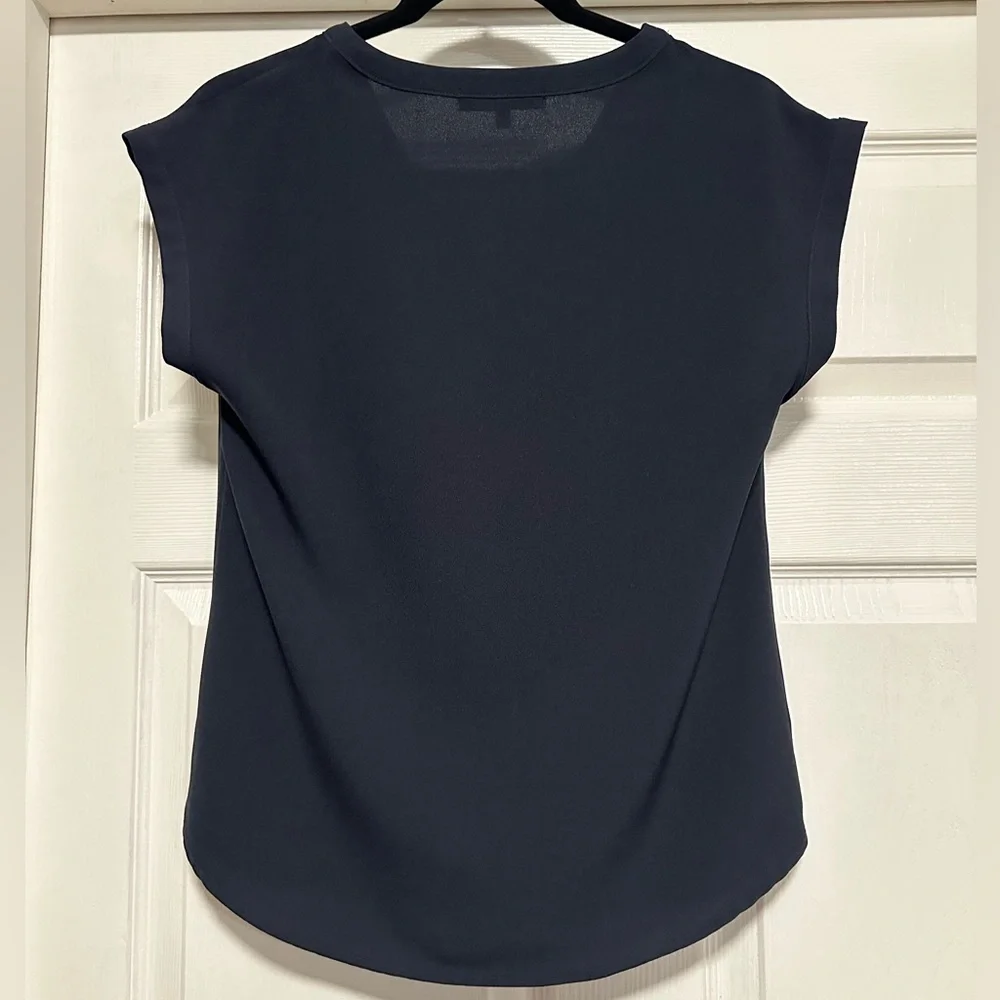NWOT Ro & De Womans Short Sleeve V-Neck Blouse Size XS, extra small